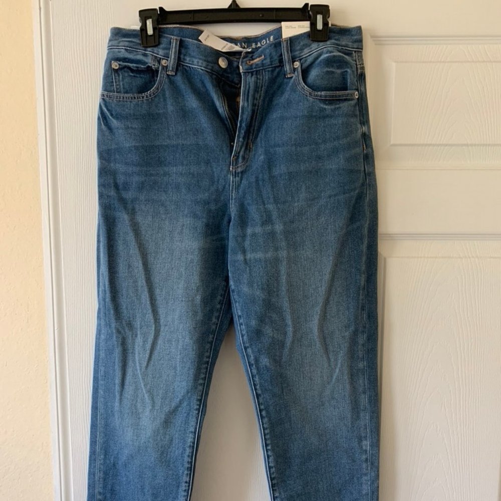 American Eagle Regular Mom Jeans